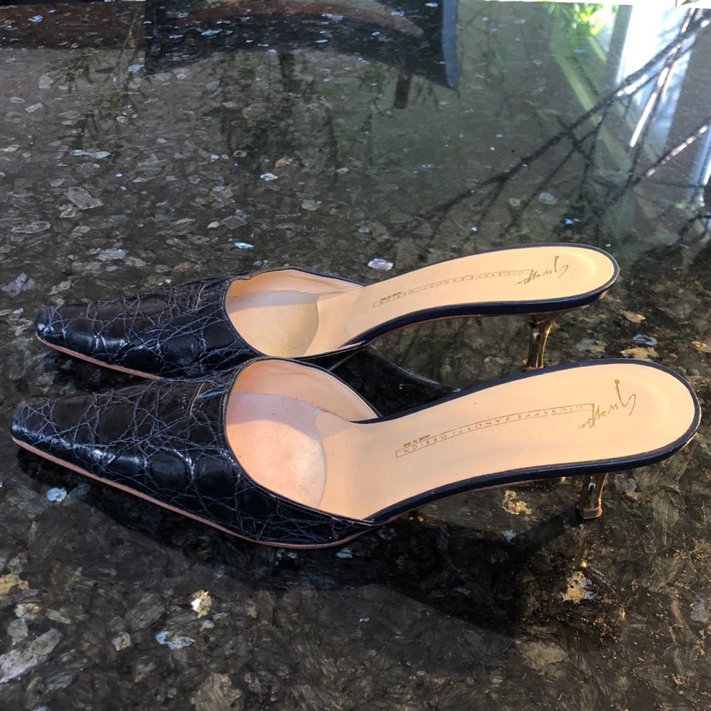 Authentic crocodile Giuseppe zanotti pointed heals